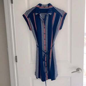 Express short sleeve portfolio dress size medium